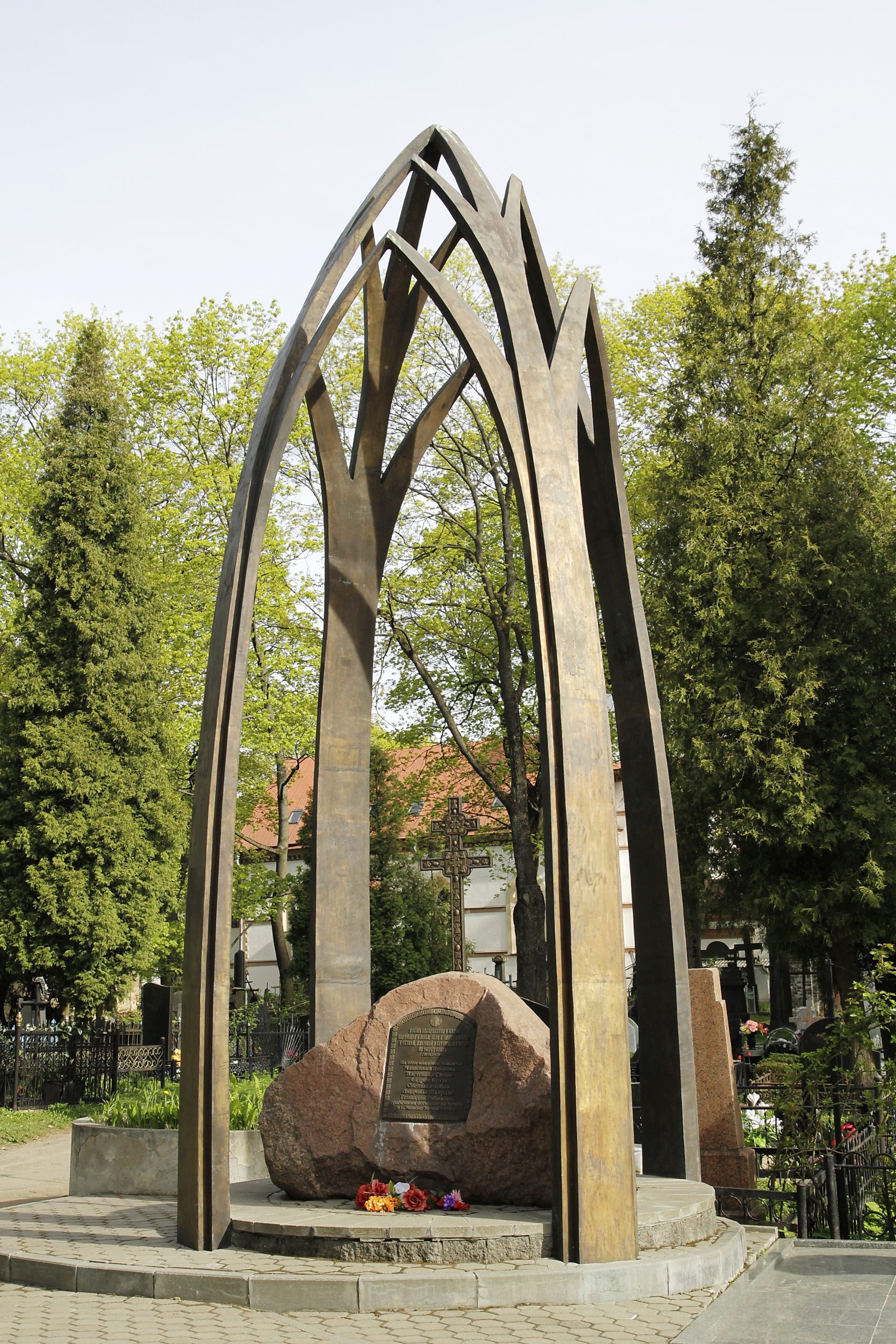 Памятник трагически погибшим на Немиге 30 мая 1999 г.